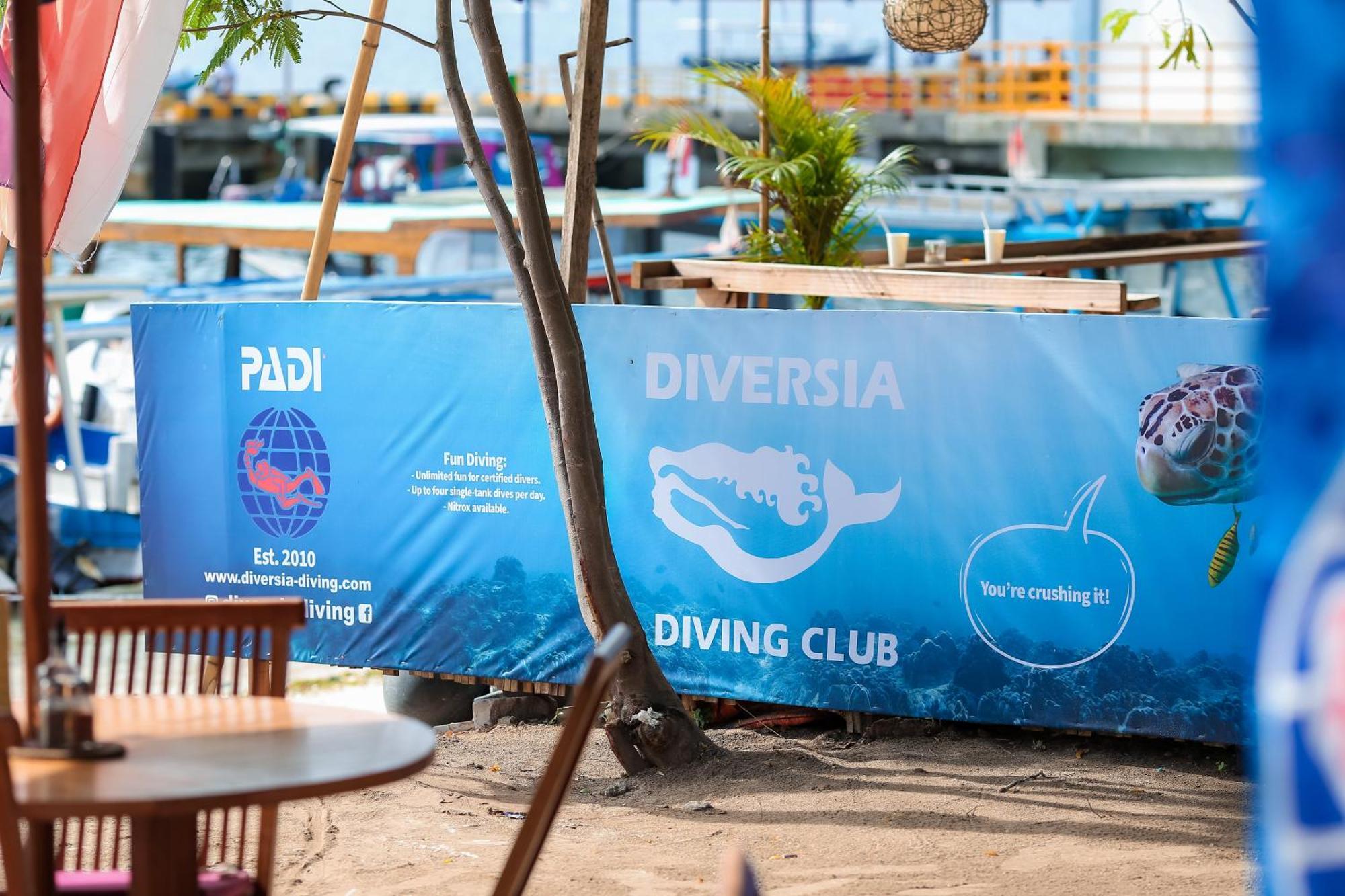 Diversia Diving Club & Bungalows กีลีตราวางัน ภายนอก รูปภาพ