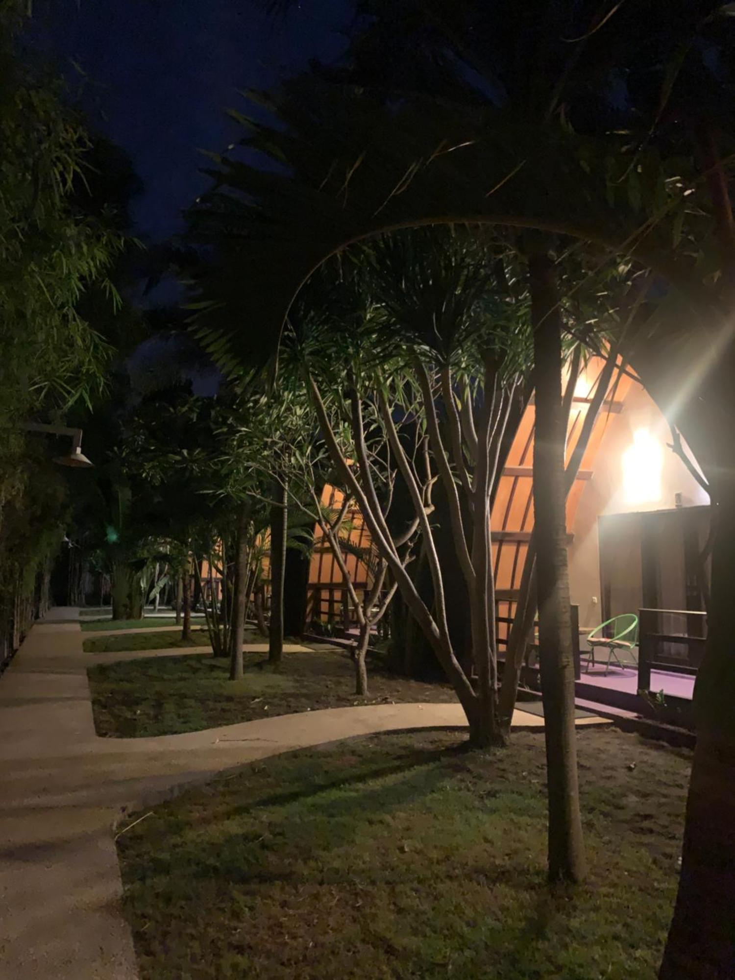 Diversia Diving Club & Bungalows กีลีตราวางัน ภายนอก รูปภาพ