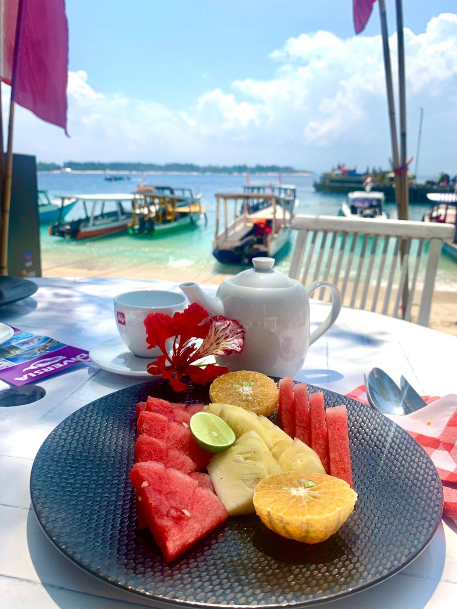 Diversia Diving Club & Bungalows กีลีตราวางัน ห้อง รูปภาพ