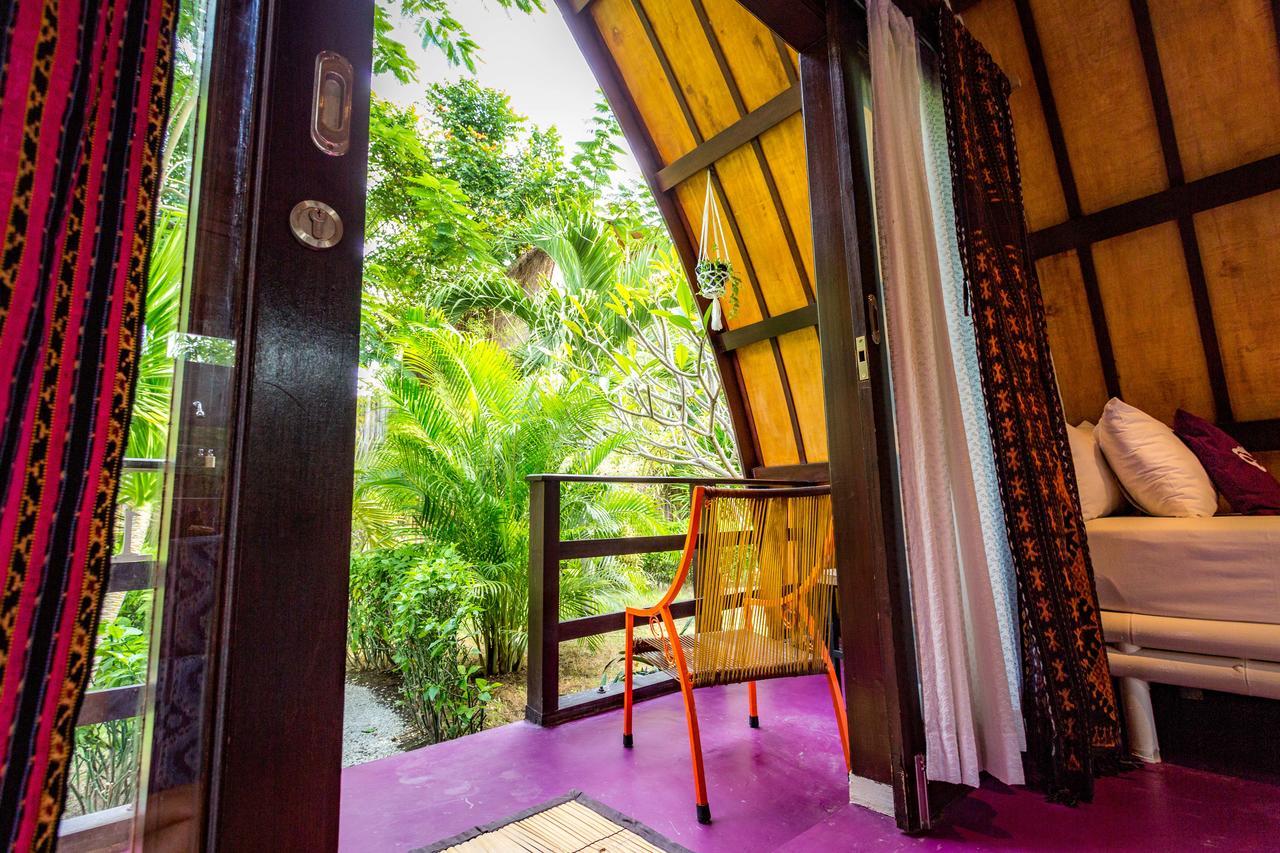 Diversia Diving Club & Bungalows กีลีตราวางัน ภายนอก รูปภาพ